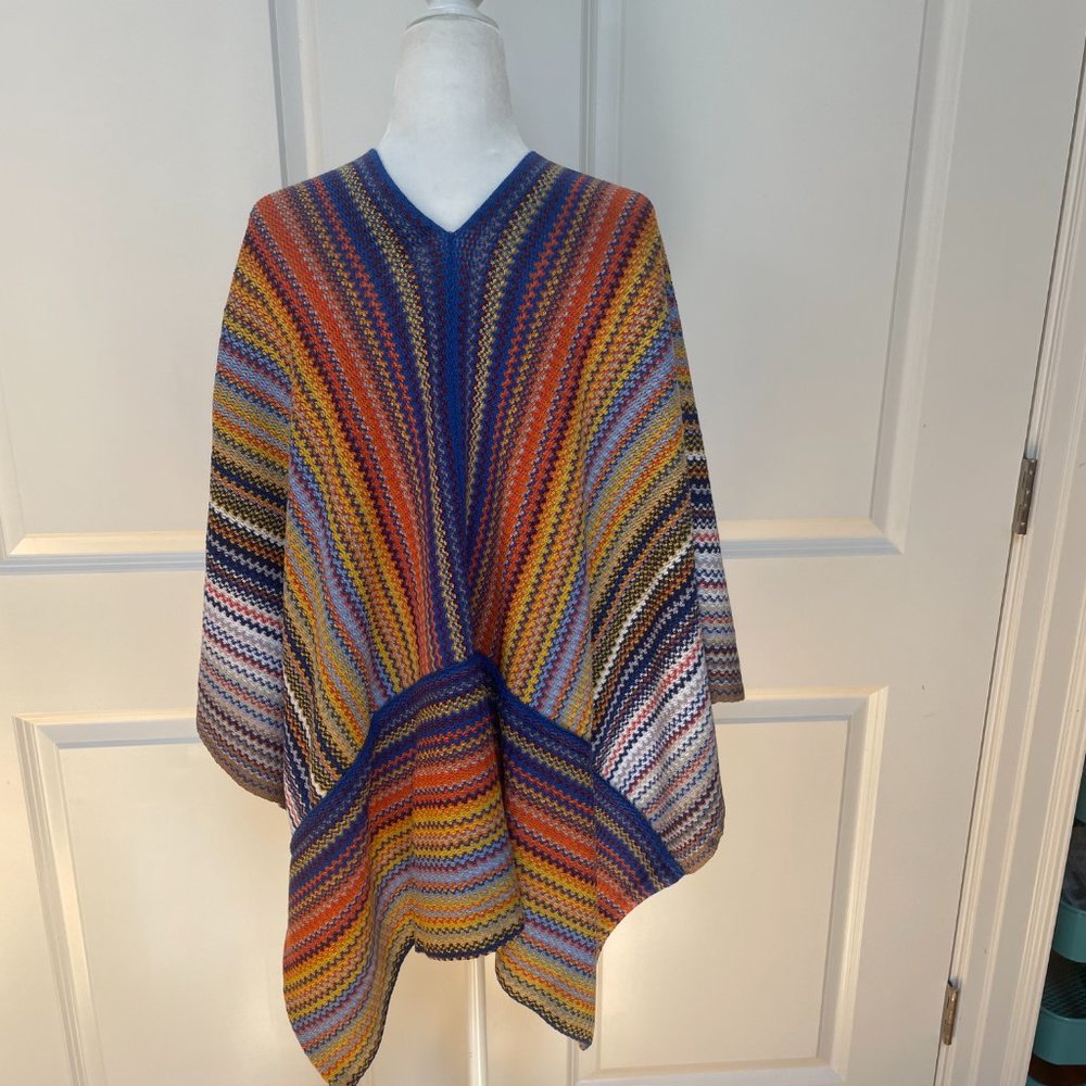 Last Piece!!! Made In Italy Wool Patterned Poncho from MISSONI - Picture 3 of 9